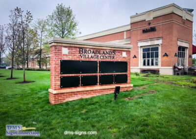 Monument Sign Tenant directory for Shopping mall in Loudoun County, Virginia, Manage By Saul Centers