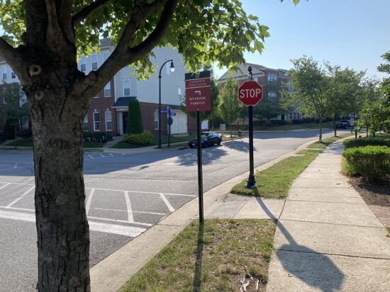 BF Saul - Landsdowne Town Center - High End Traffic Sign