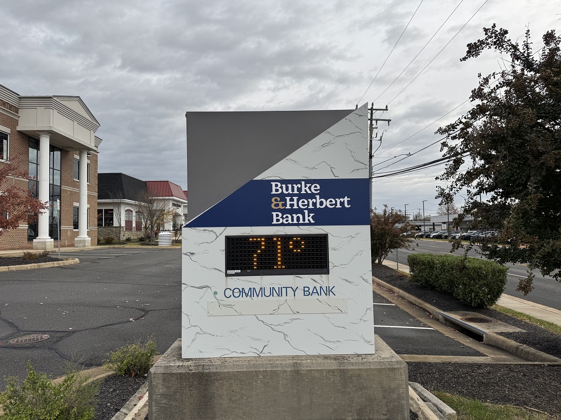 Burke & Herbert - Catoctin Circle - Leesburg, VA - DMS Sign Connection, Inc